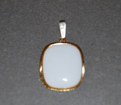 Medaljong Guldfärg platta 25x 20mm
